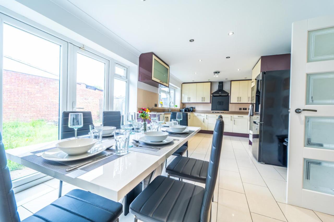Modern Spacious 4 Bed Hayes Home With Free Parking Exteriör bild