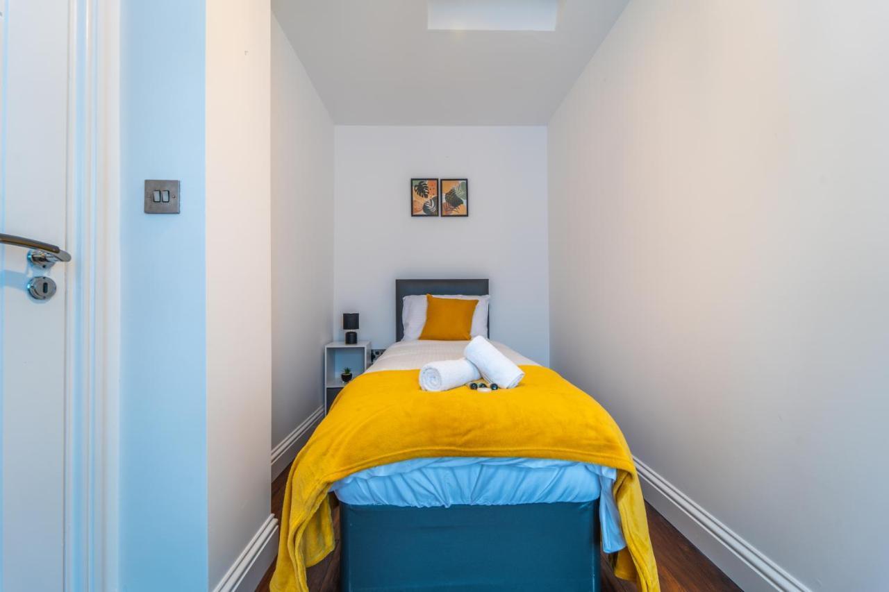 Modern Spacious 4 Bed Hayes Home With Free Parking Exteriör bild
