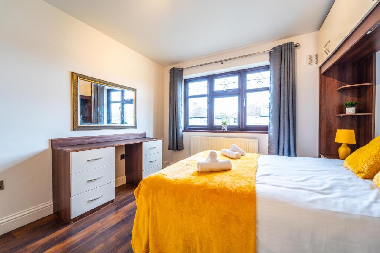 Modern Spacious 4 Bed Hayes Home With Free Parking Exteriör bild