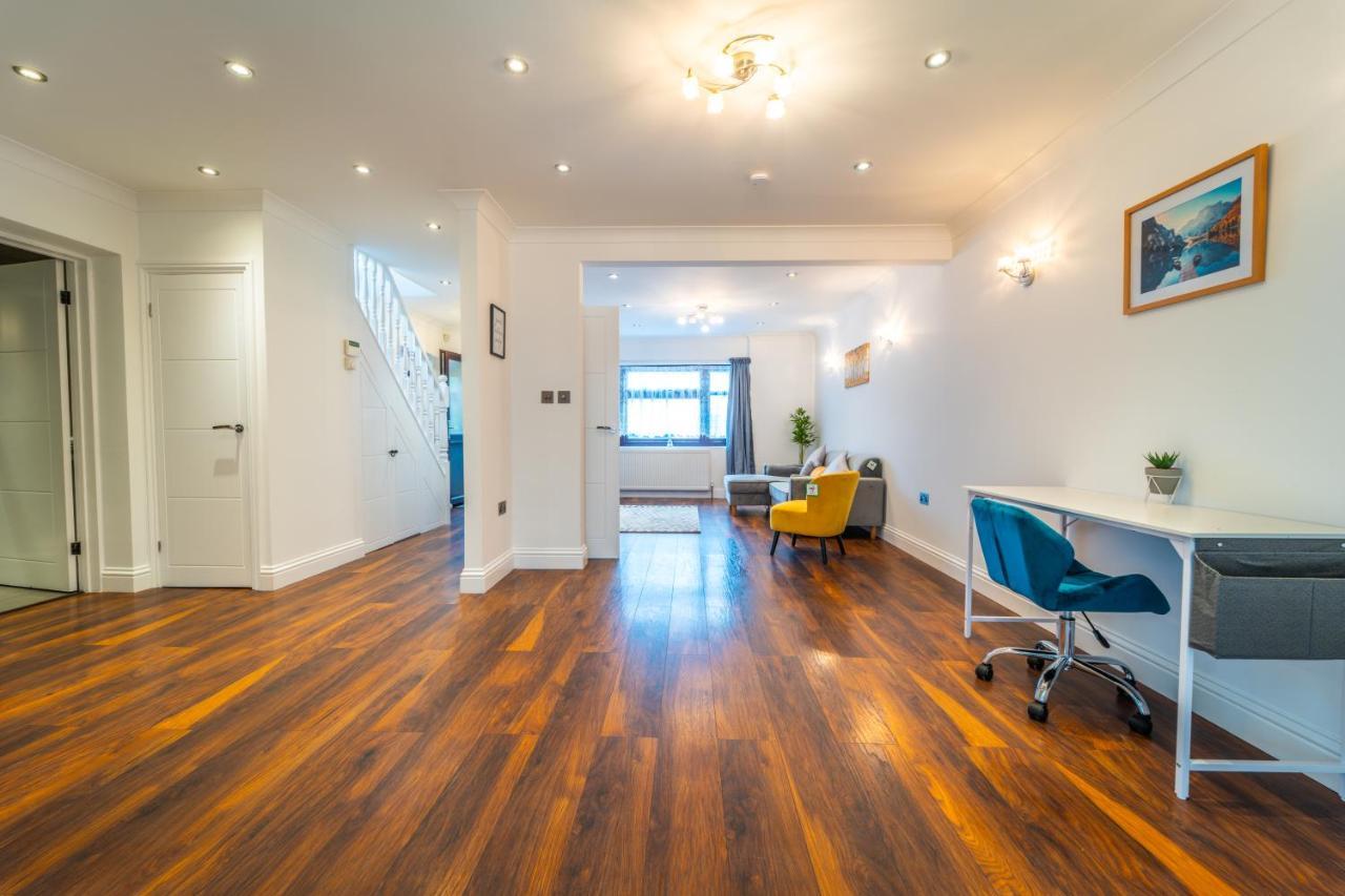 Modern Spacious 4 Bed Hayes Home With Free Parking Exteriör bild