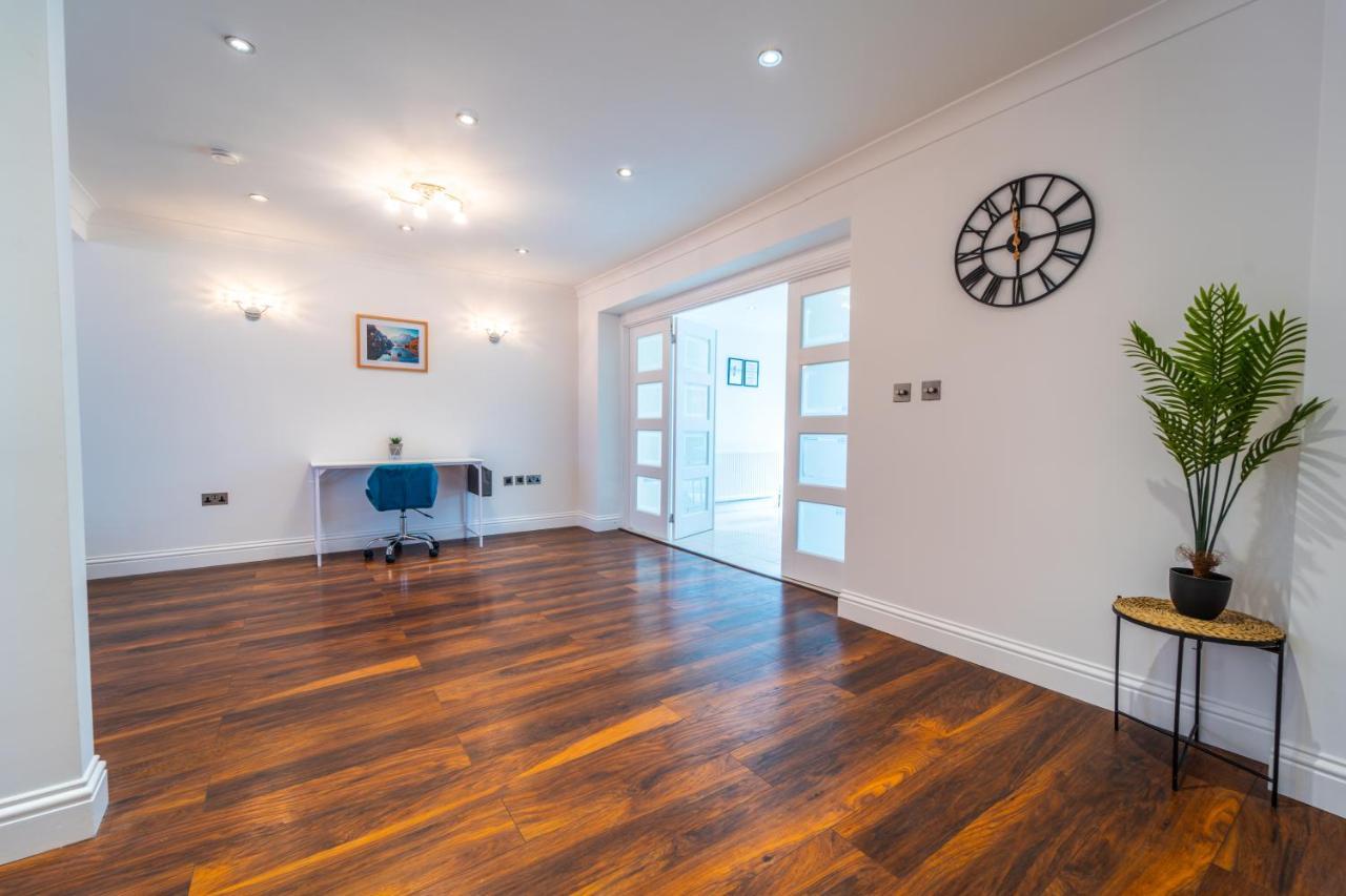 Modern Spacious 4 Bed Hayes Home With Free Parking Exteriör bild